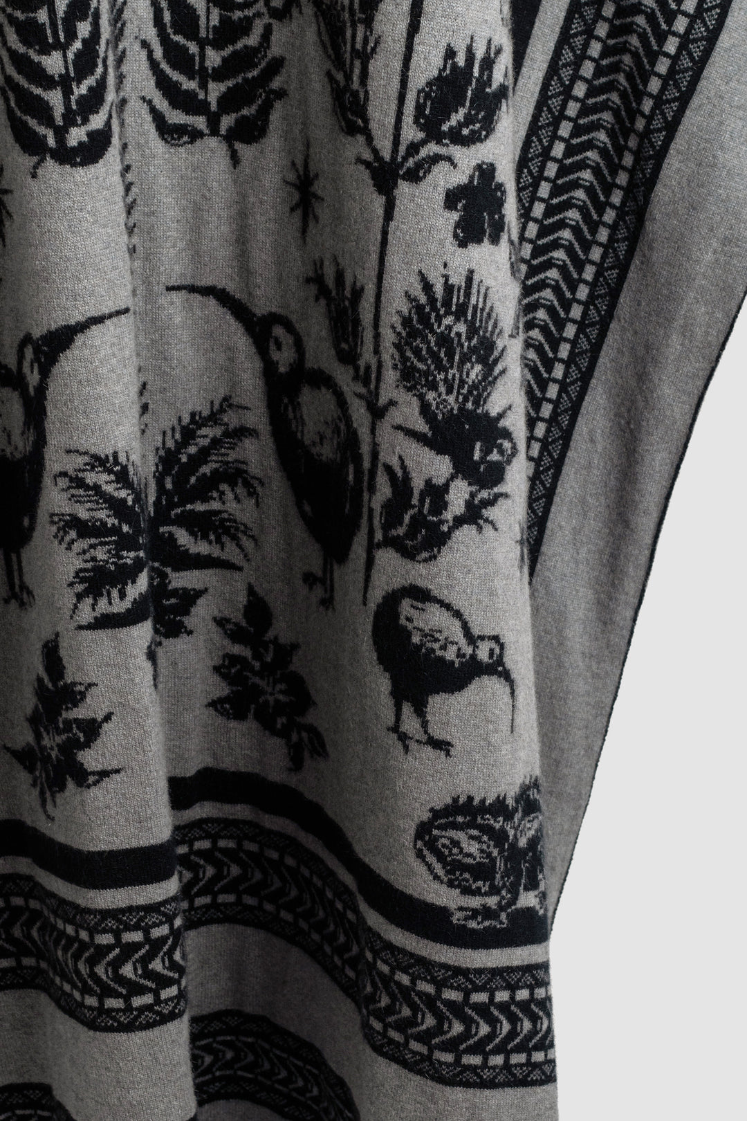 #colour_kiwiana-onyx-silver