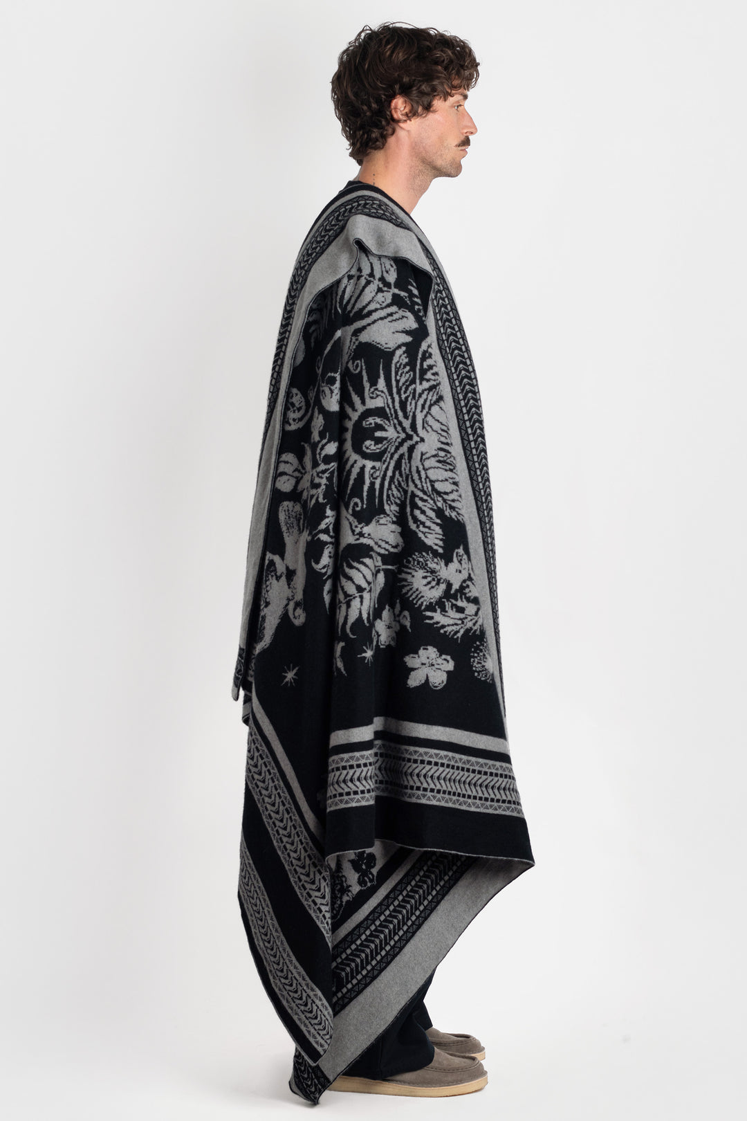#colour_kiwiana-onyx-silver