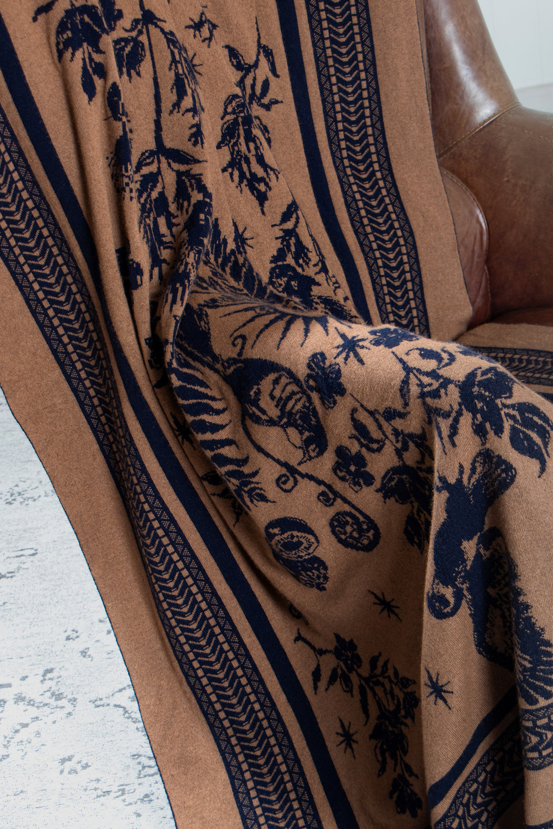 #colour_kiwiana-midnight-cognac