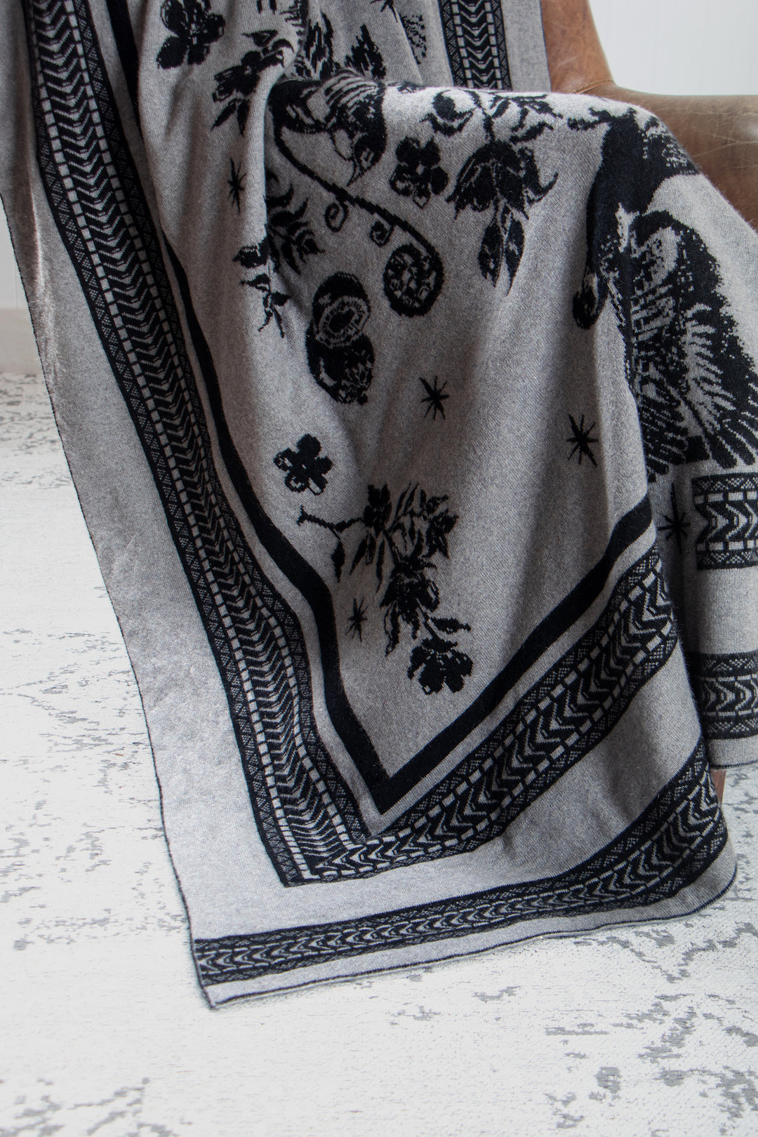 #colour_kiwiana-onyx-silver