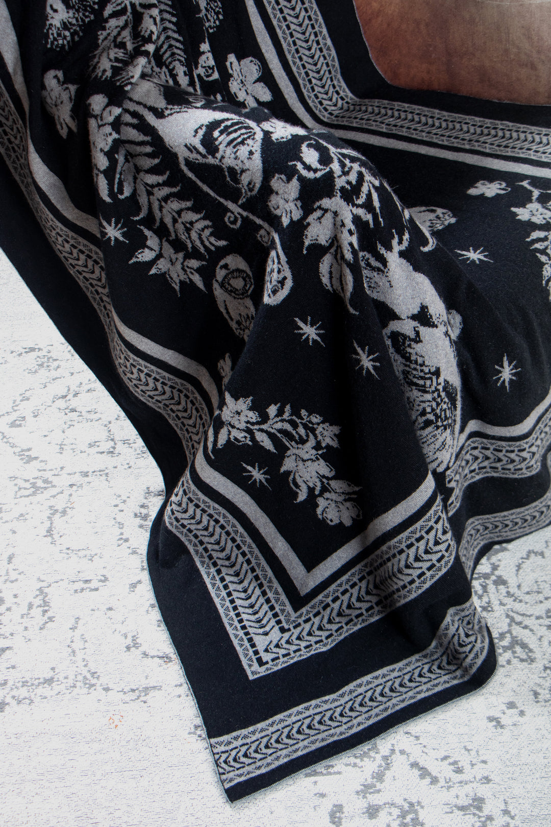 #colour_kiwiana-onyx-silver