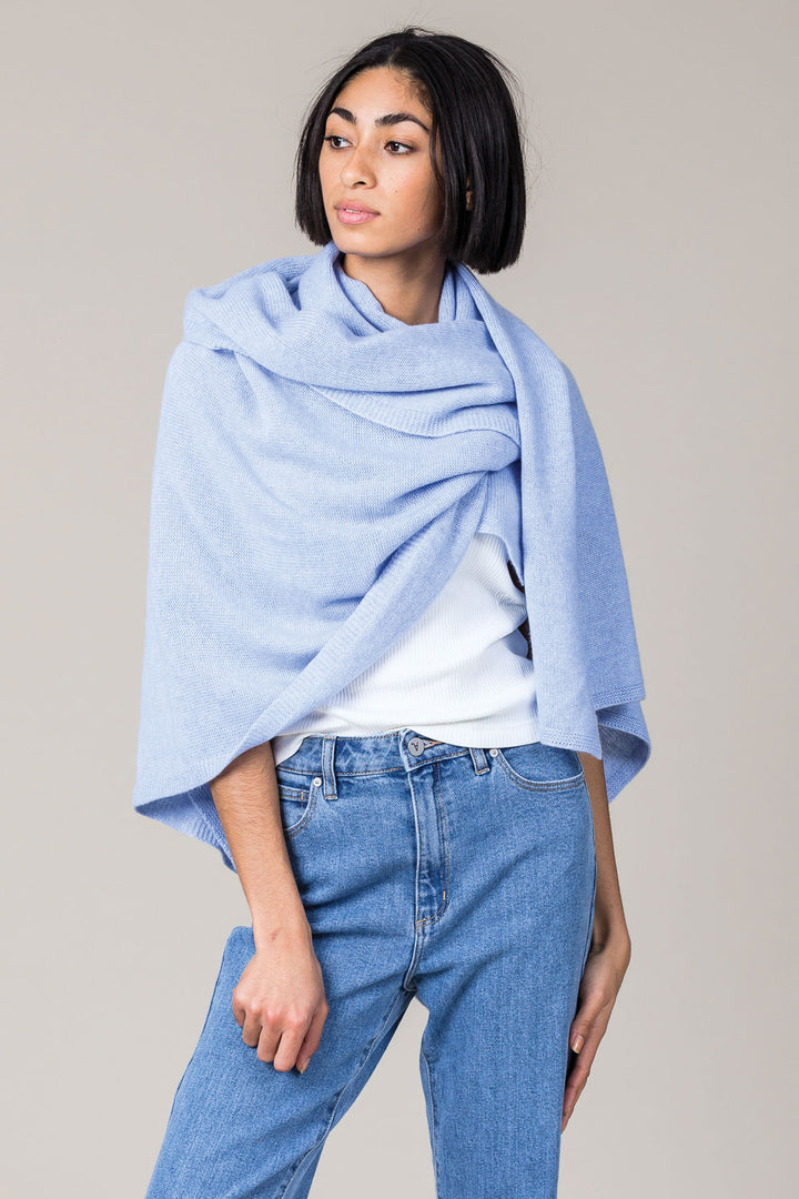 Cashmere Travel Wrap in Atollo Blue